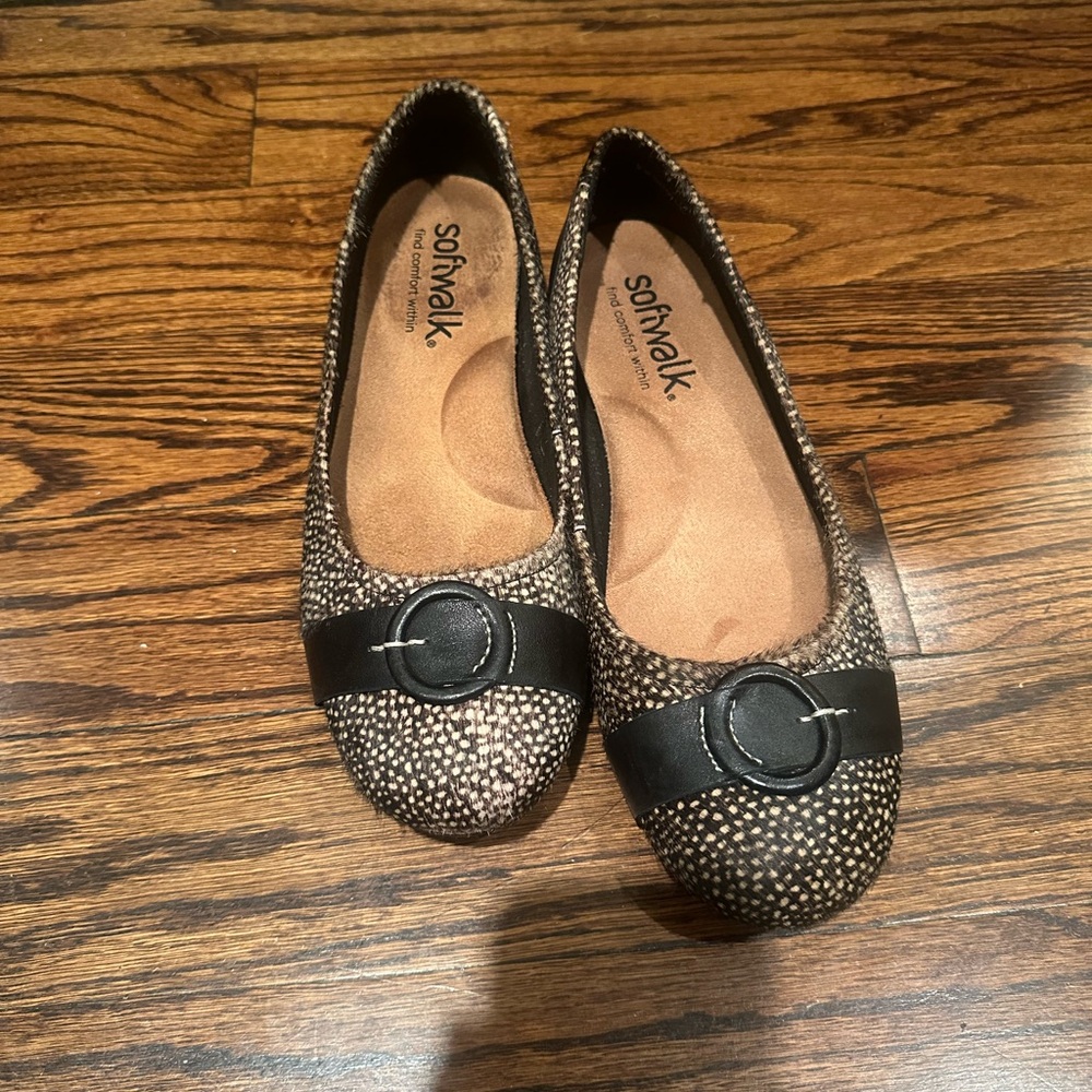 SoftWalk Black and Brown Loafers with Rounded Toe